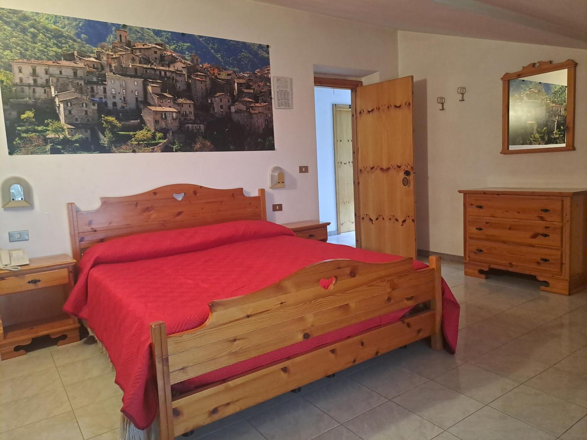 Grotta Dei Colombi Hotell Scanno Exteriör bild
